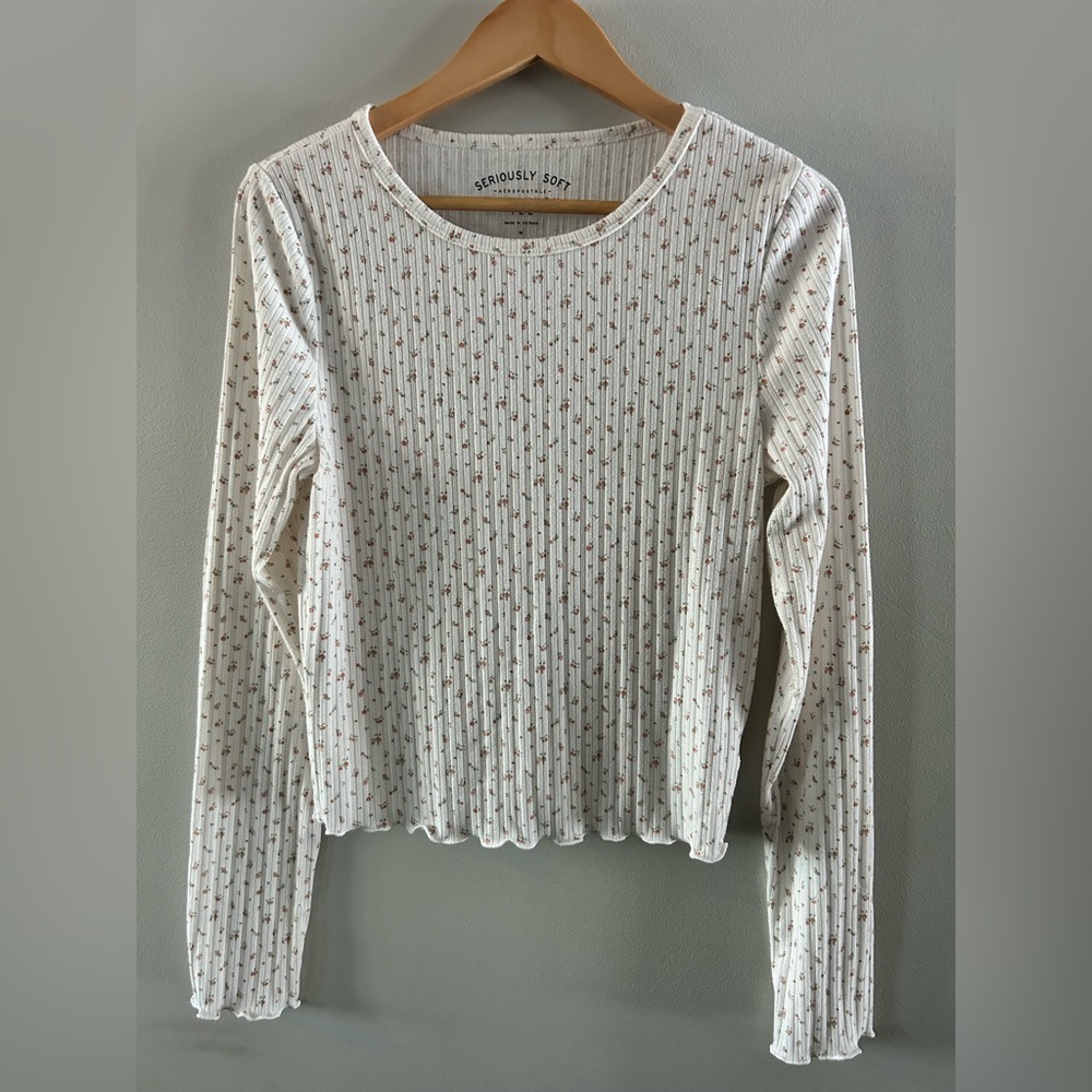 Aeropostale Cropped White Floral Long Sleeve Top with curl hem